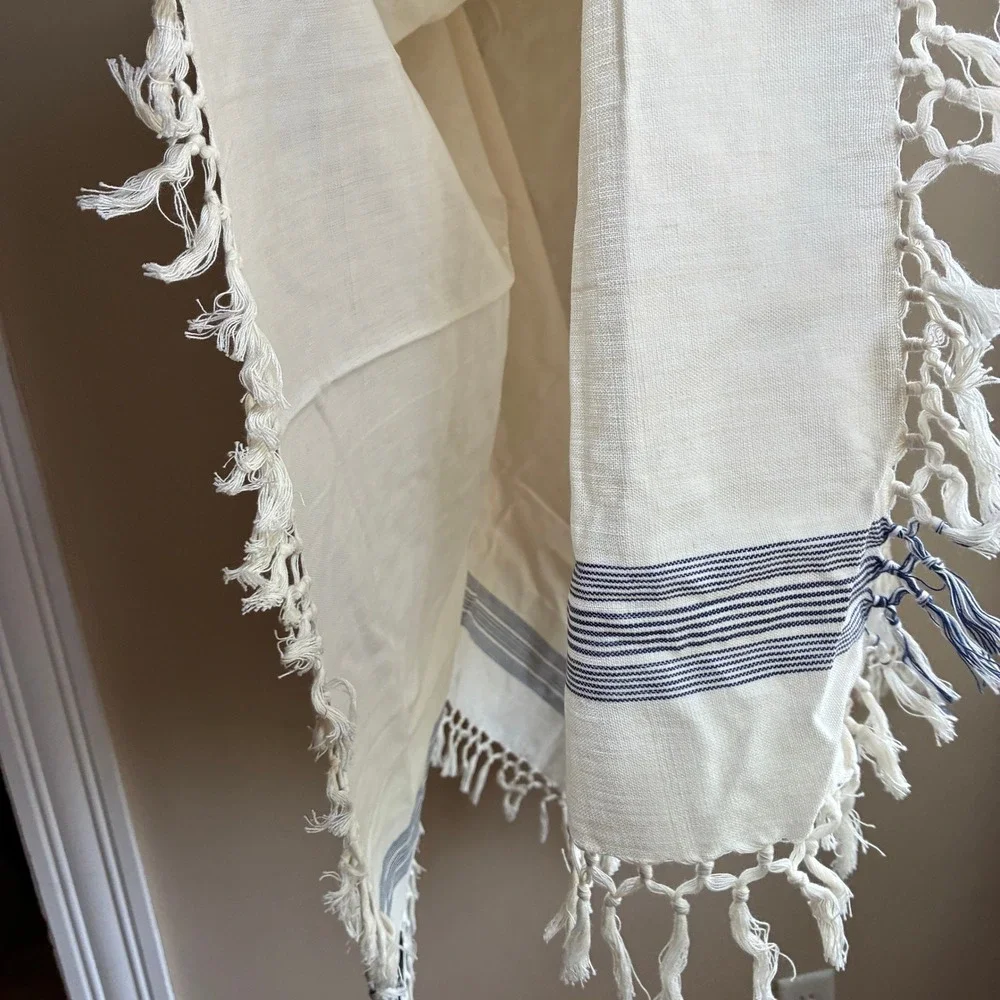 Morgan & Finch Striped Throw Blanket OS Cream Navy Unisex Cotton Fringe